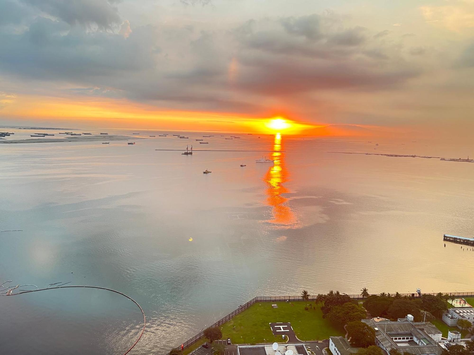 Апарт отель Dreamy Sunset Bay Манила Экстерьер фото